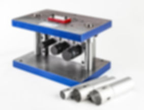 Mandrel hole punching tool and die Vortool