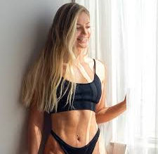 logan valerie nude