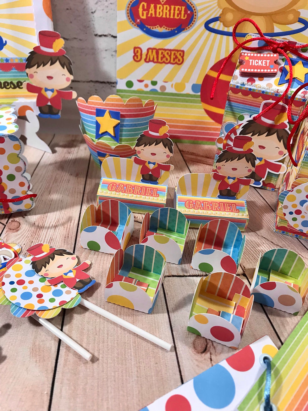 Miniatura: Kit É só um bolinho Circo Menino