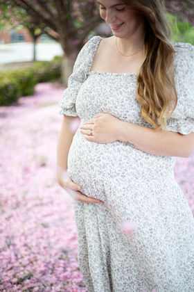 Maternity photo outdoors with flowers