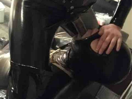 緊縛拘束でペニバンイラマチオ
