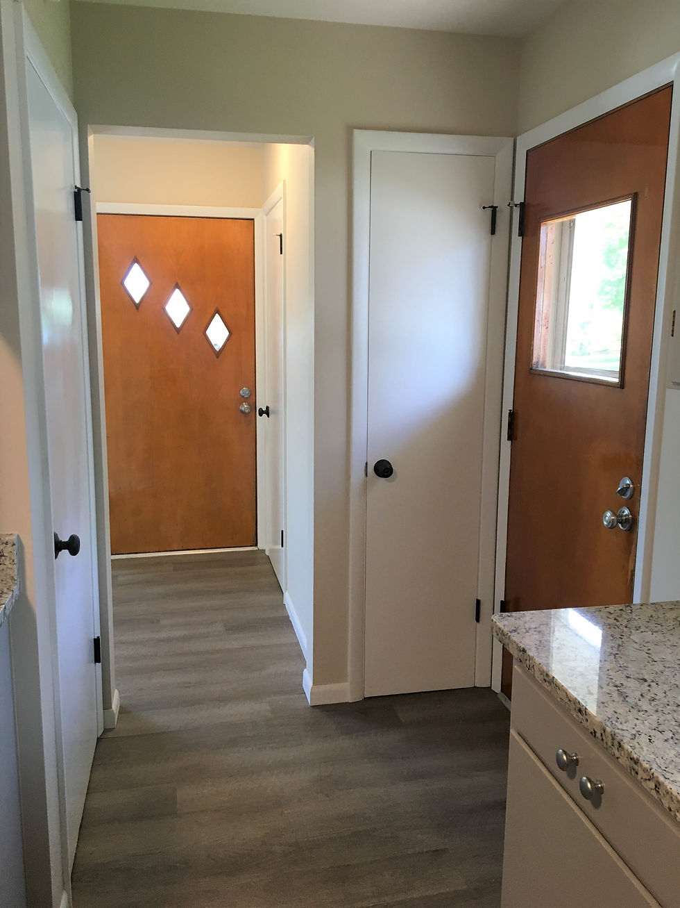 1408 N East 3
