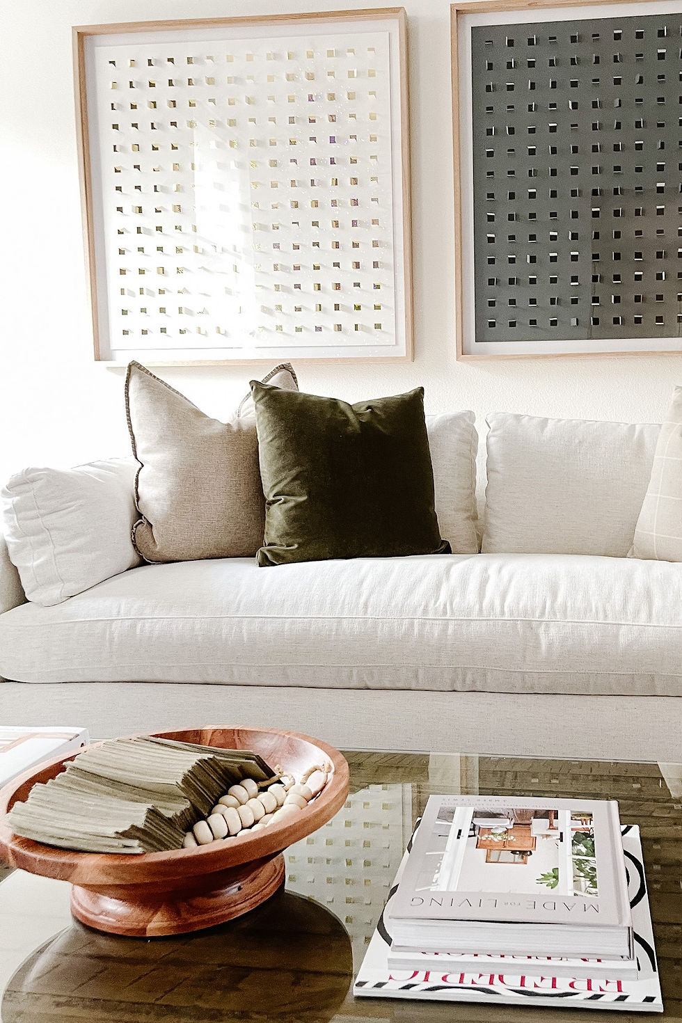 Modern transitional living room by Houston interior design firm Nancy Lane Interiors.