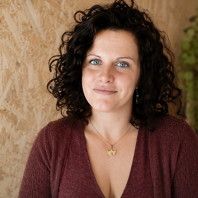 portrait julie guihur.png