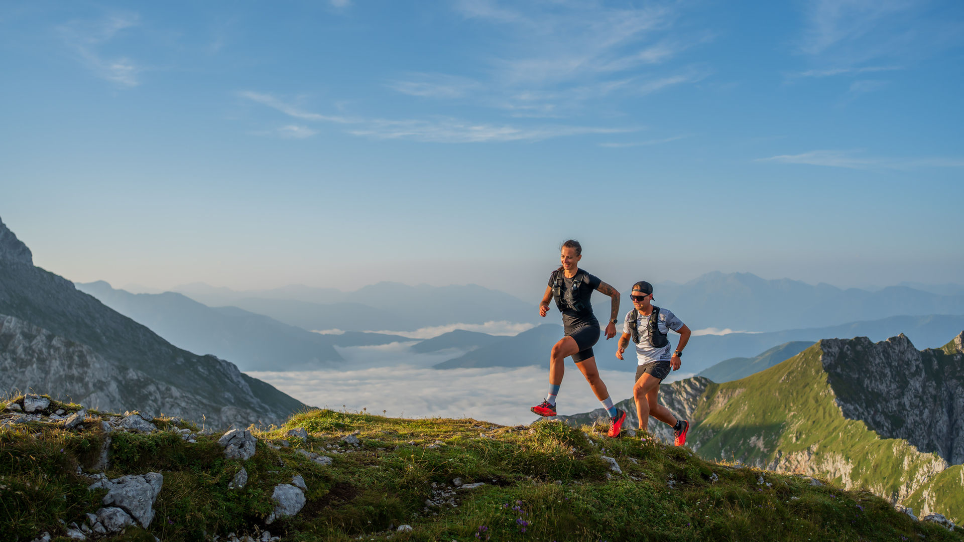 @mountaingirl_ana
@__me.the_mountains_and.i__
Trailrunning