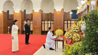 กลุ่มเบญจจินดาร่วมพิธีทำบุญตักบาตรและลงนามถวายพระพรเนื่องในวันเฉลิมพระชนมพรรษาพระบาทสมเด็จพระเจ้าอยู่หัว