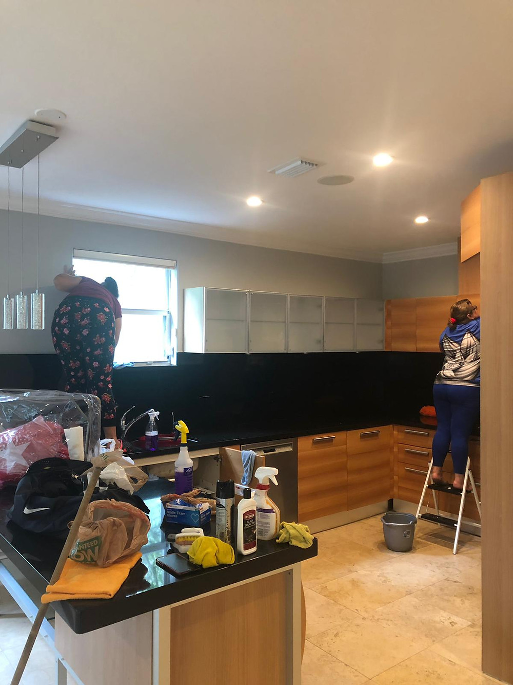 This service includes what the client wants, as the name says it is a unique personalized service for that client, it can include any extra service that is not configured in our online pricing system, for example, if a customer buys a standard cleaning , but he wants the oven to be cleaned inside that would be an extra and that service would change from standard to customized.