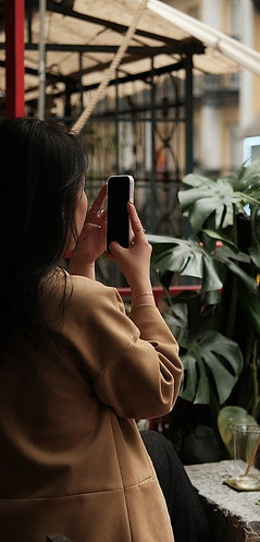 girl-9769243_1280.jpg