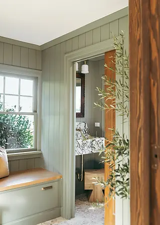 greylyn-wayne-interior-design-and-staging-portland-oregon-sod-2024-vista-house-bath.webp
