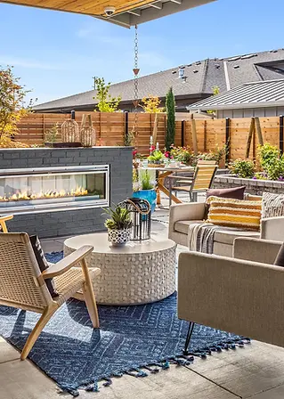 greylyn-wayne-interior-design-and-staging-portland-oregon-outdoor-back-bespoke-2.webp