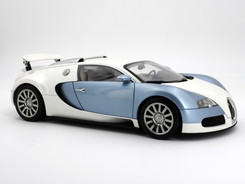 Bugatti Veyron Production Car (pearl-blue) - 2005 - AUTOart