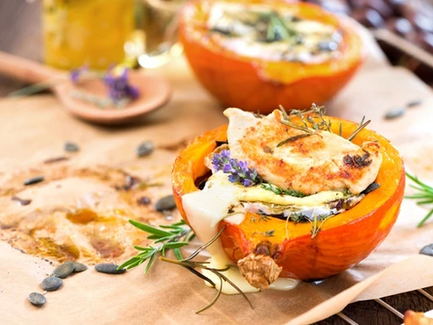 GEBACKENER KÜRBIS MIT KÄSE