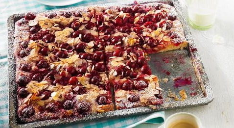 Kirsch-Streuselschnitten mit Pudding