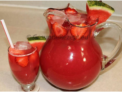 Alkoholfreie Erdbeer-Melonen-Bowle