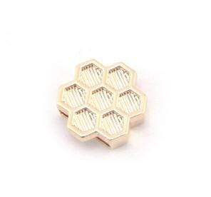 Miniatura: Beehive Charm