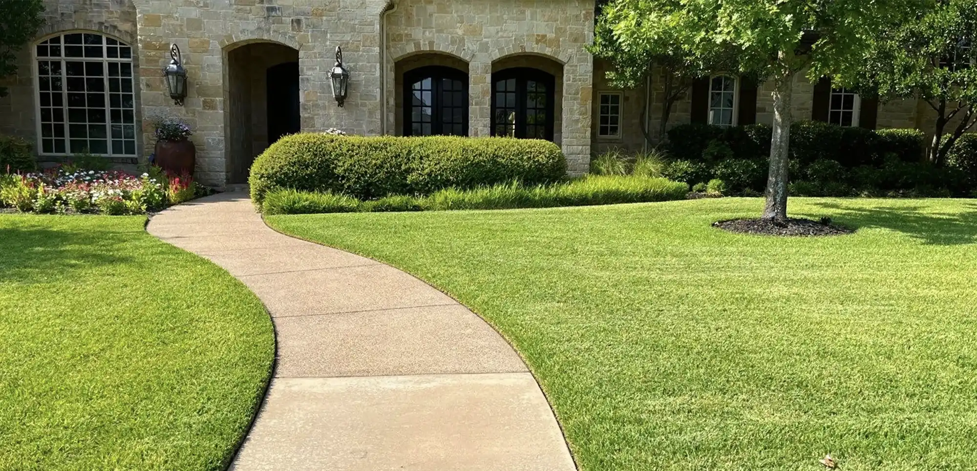 Premier Oaks Landscape - Trophy Club, TX.webp