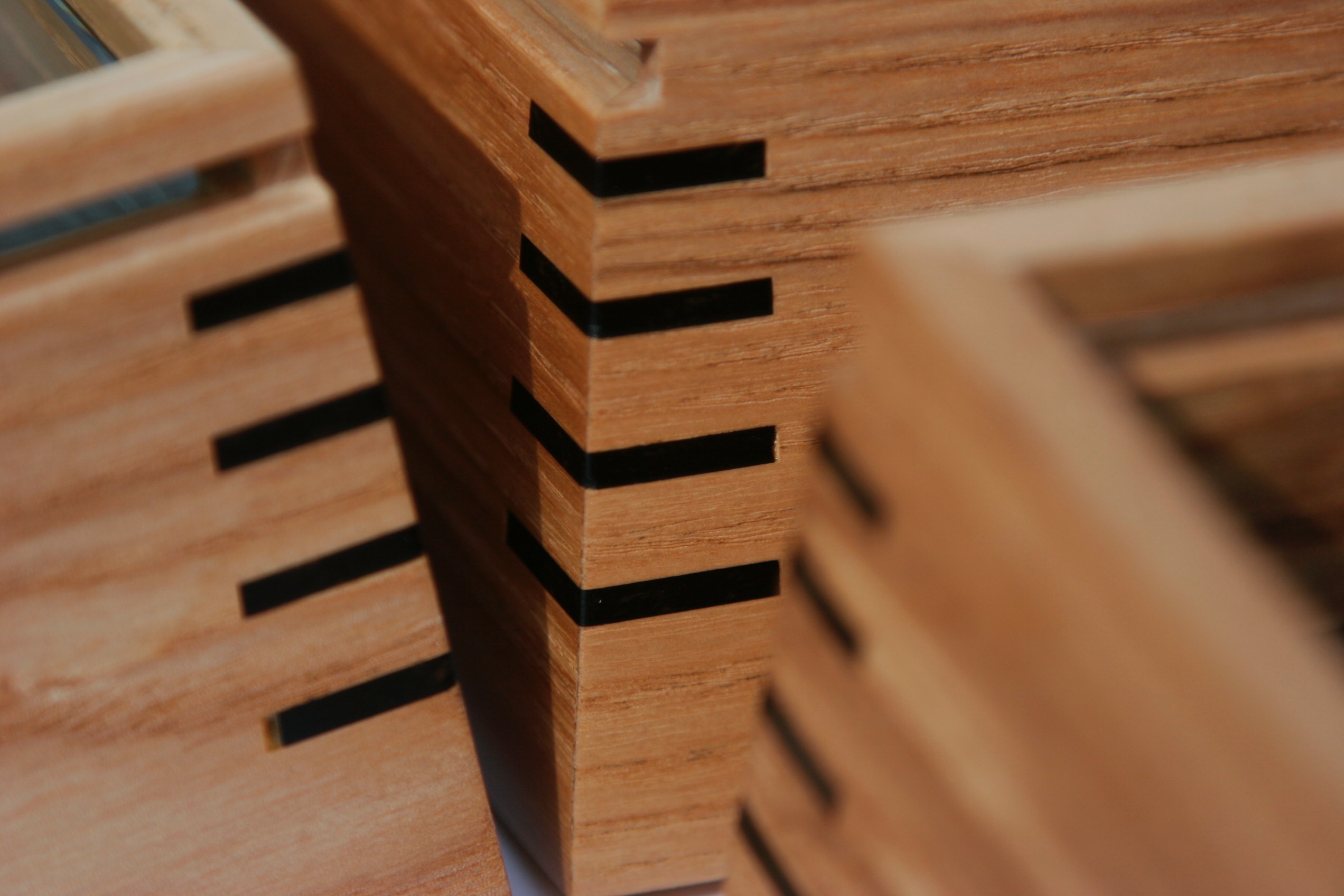 box (8)