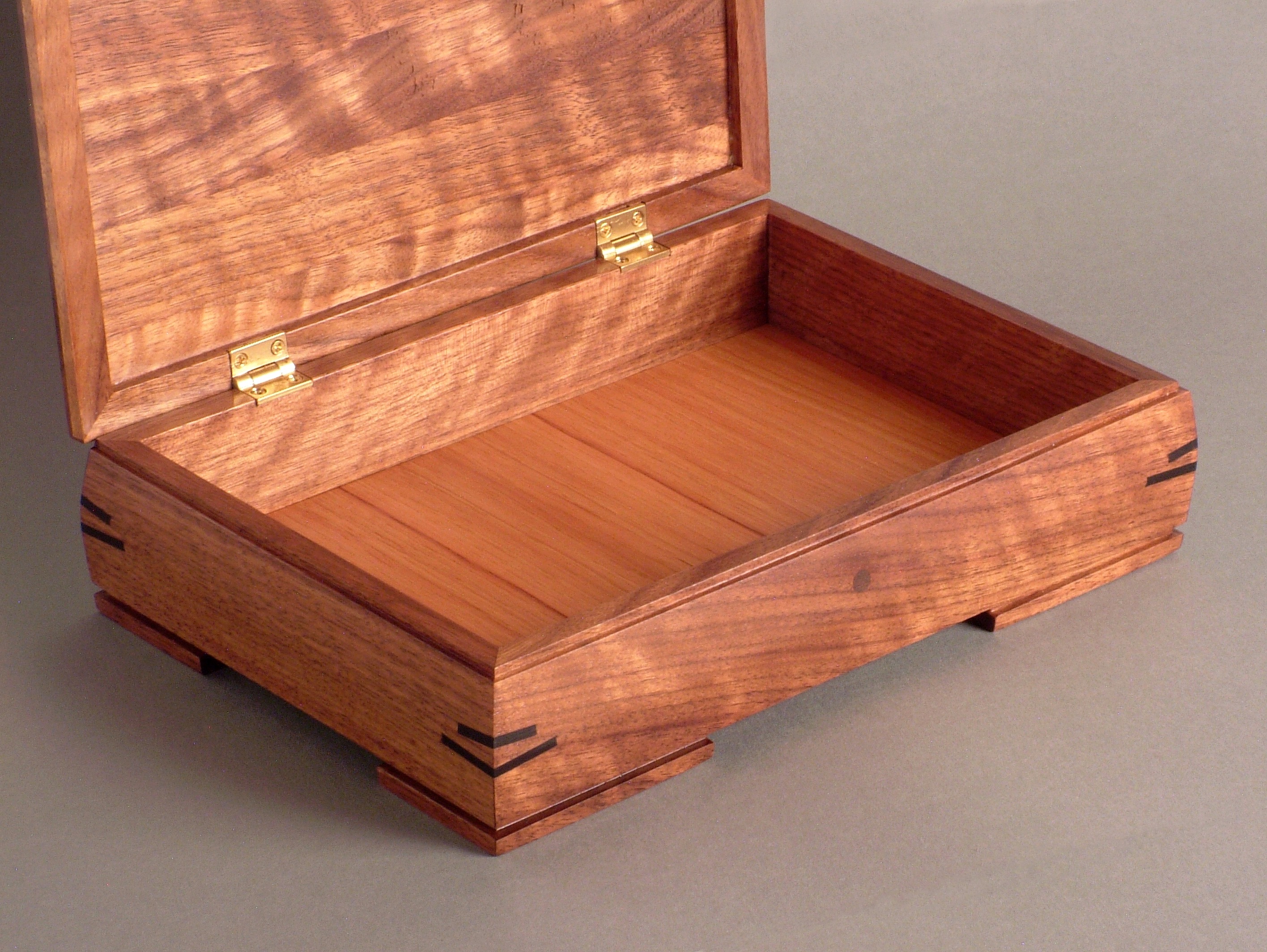 box (3)
