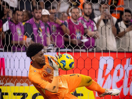 Hugo brilha e Corinthians elimina Cruzeiro nos pênaltis rumo à final da Copa do Brasil 2025