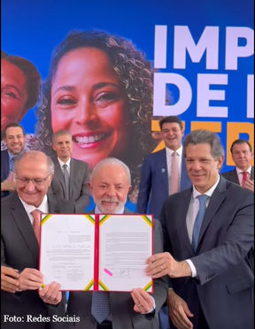 Lula assina lei que zera IR para renda até R$ 5 mil e reduz imposto para classe média