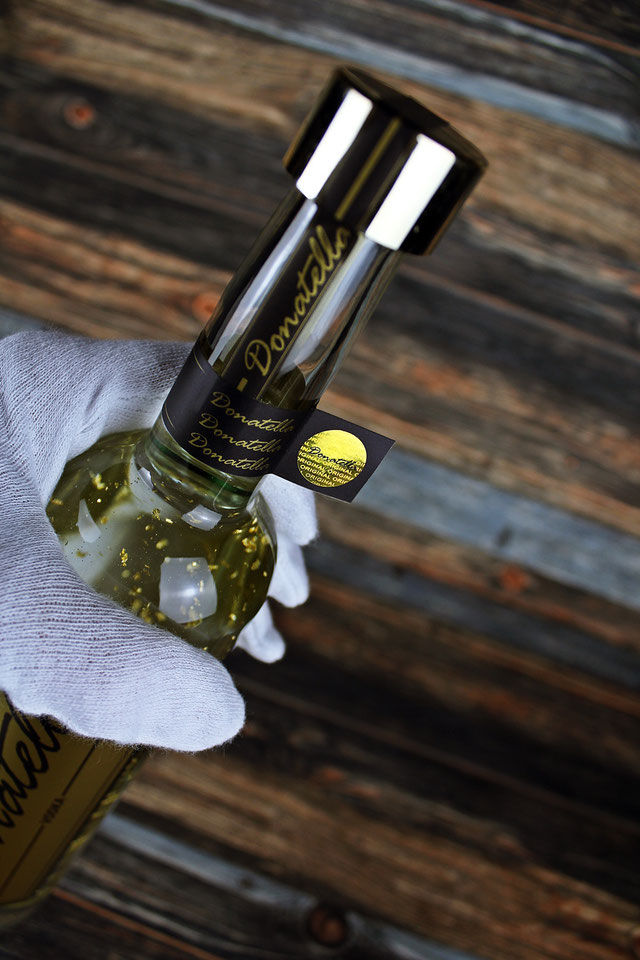 Thumbnail: Donatella® Luxus Vodka mit 22 Karat reinstem Gold 0,50l 37,5%