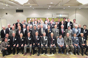 2019年総会集合写真_edited_edited_edited.jpg