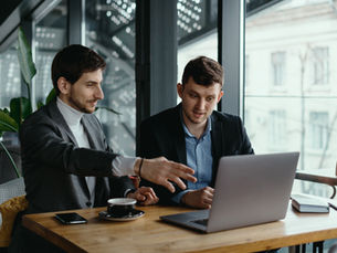 Role of Review Platforms in B2B Product Marketing