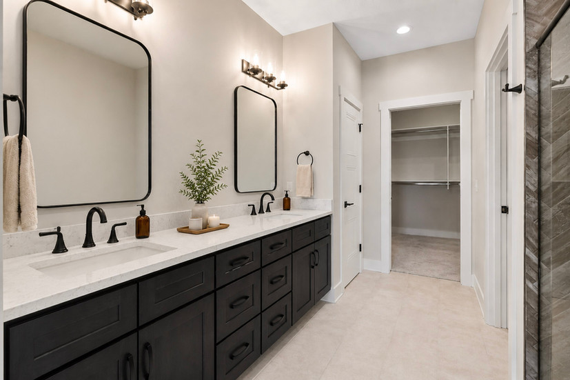 Primary Bathroom - Master Bathroom - Master Shower - Primary Shower - Large Shower - Home For Sale - Available Home - Custom Home - woodland reserve - the cliffs - the cliffs of rolling oaks