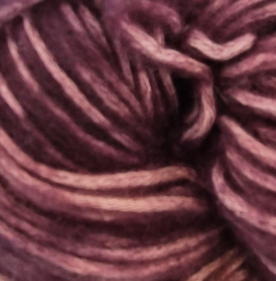 Miniatura: Maroon Yarn