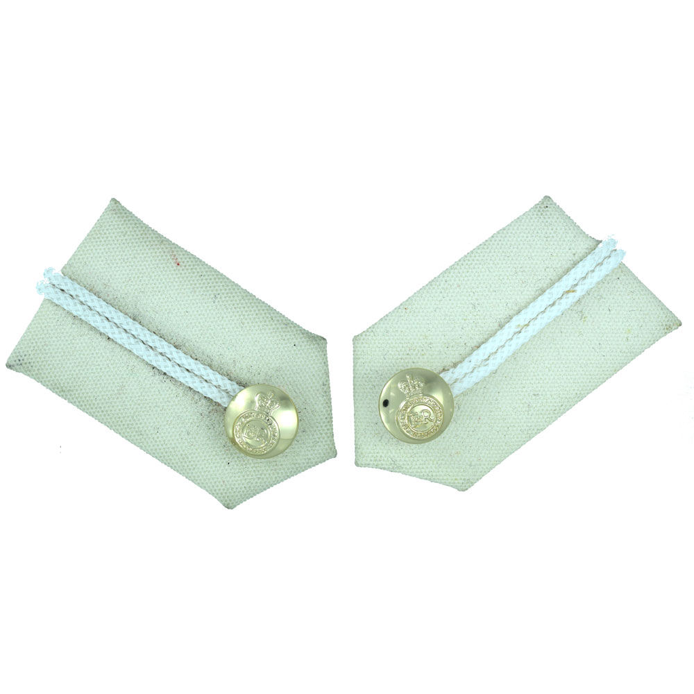 ป้ายคอ Sandhurst ของ Royal Military Academy จำนวน 1 คู่ พร้อมกระดุม