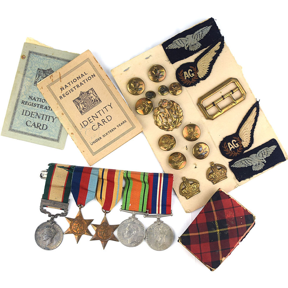 กลุ่มเหรียญ 5 เหรียญของอังกฤษก่อนสงครามและสงครามโลกครั้งที่ 2 สำหรับ RAF พร้อมกับของชำร่วย