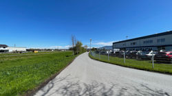 Vorbei am neuen Campus