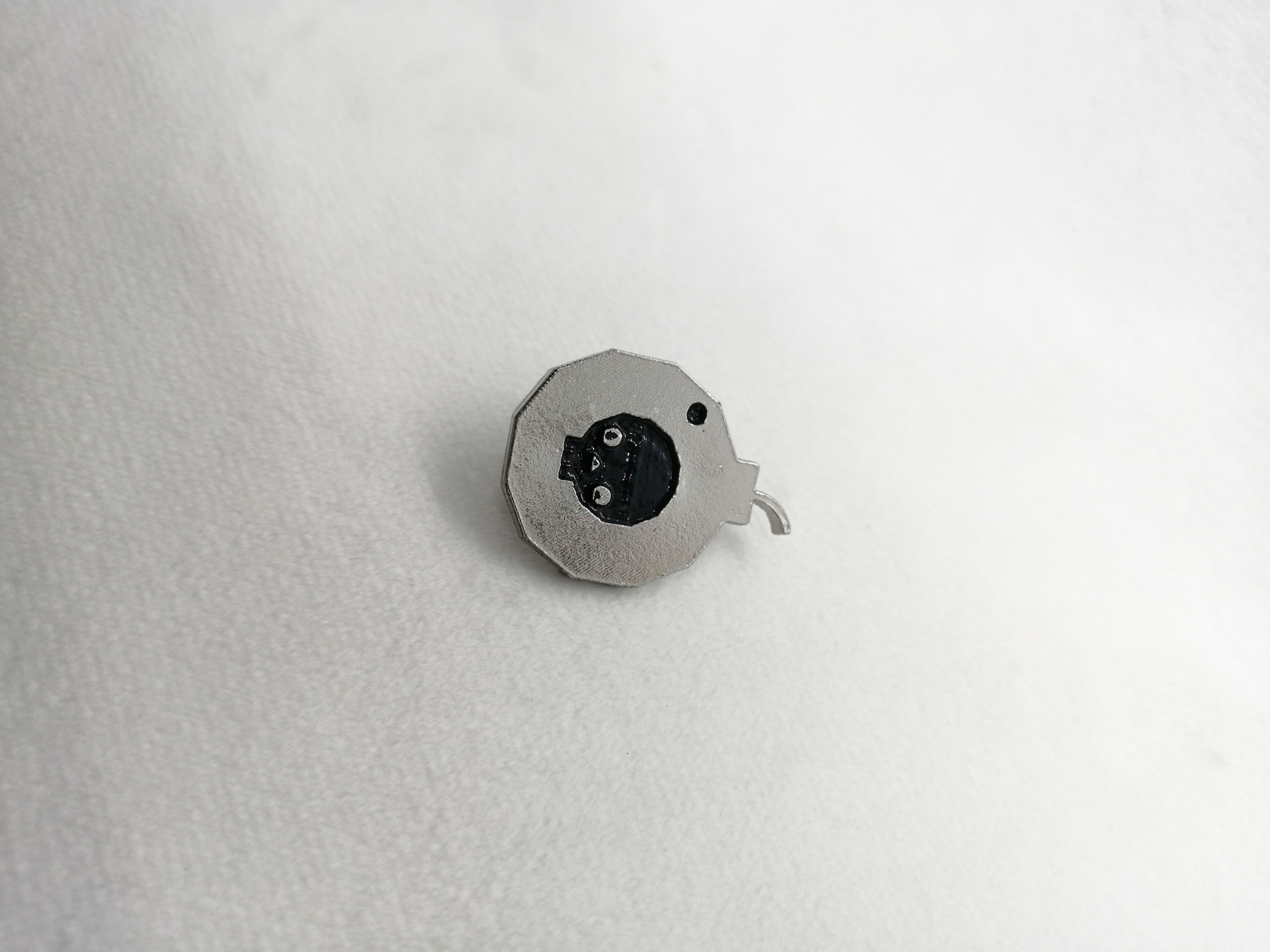 Pin Skull Bomb Plateado