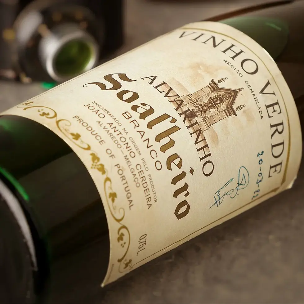 Soalheiro, fundada en 1974, es otra destacada bodega de la DO Vinho Verde. Junto con sus colegas, trabaja con familias de viñateros con raíces ancestrales. Foto: Soalheiro.