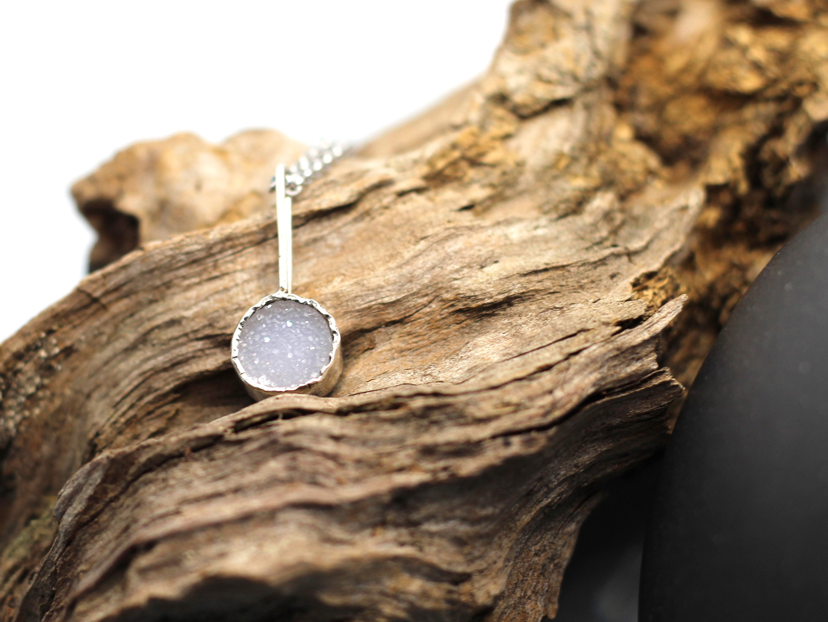 handgefertigter Silberschmuck mit Achatdruse