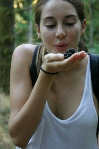 LIVING LIKE SHAILENE WOODLEY FOR 14 DAYS