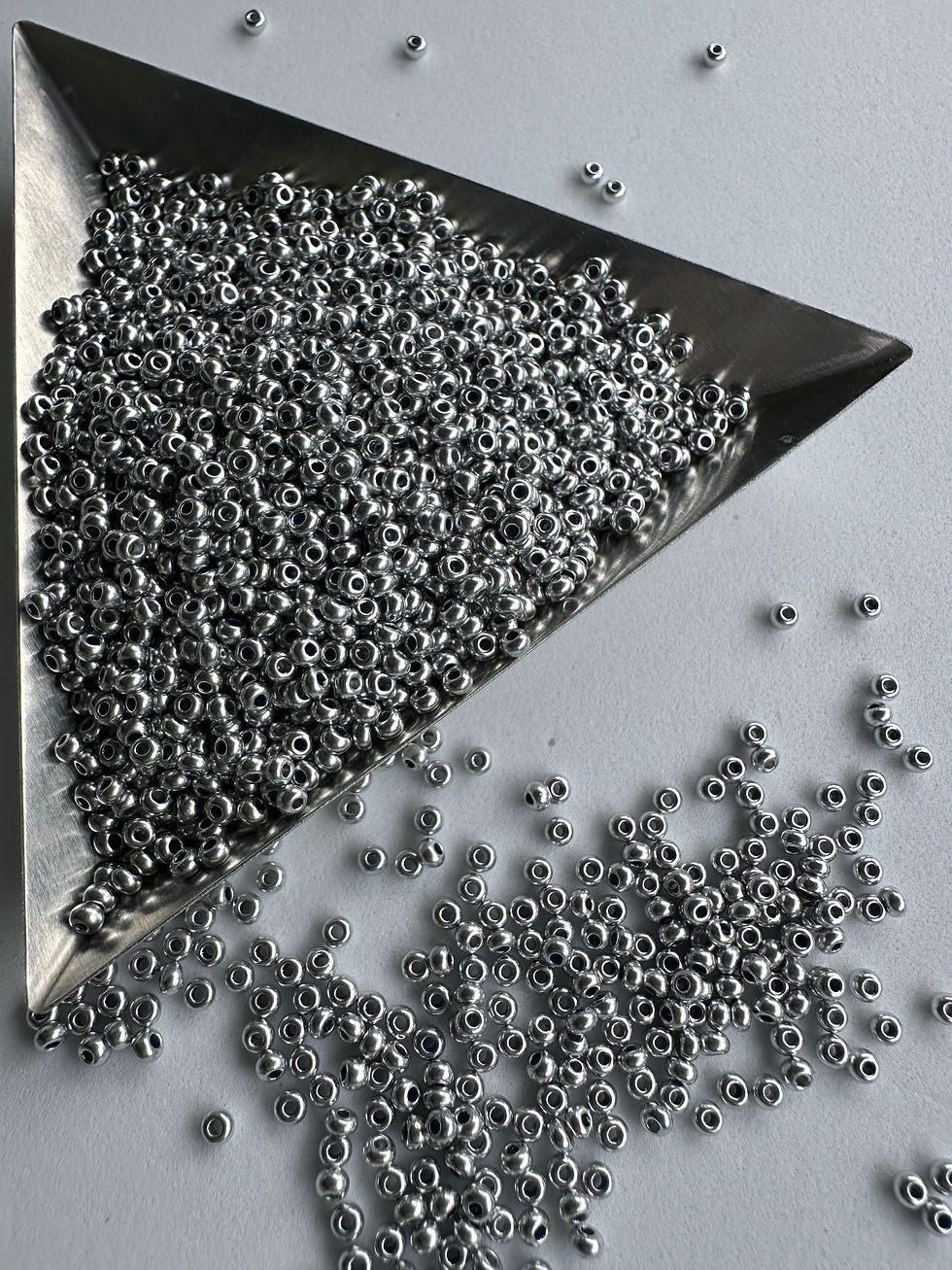 Miniaturbild: 01700. 10/0 silber. Opaque Bronze