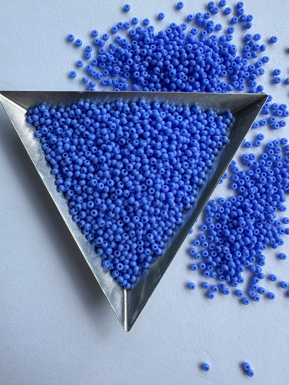 Miniaturbild: 33020. 10/0 blau. Cornflower. Natural Opaque