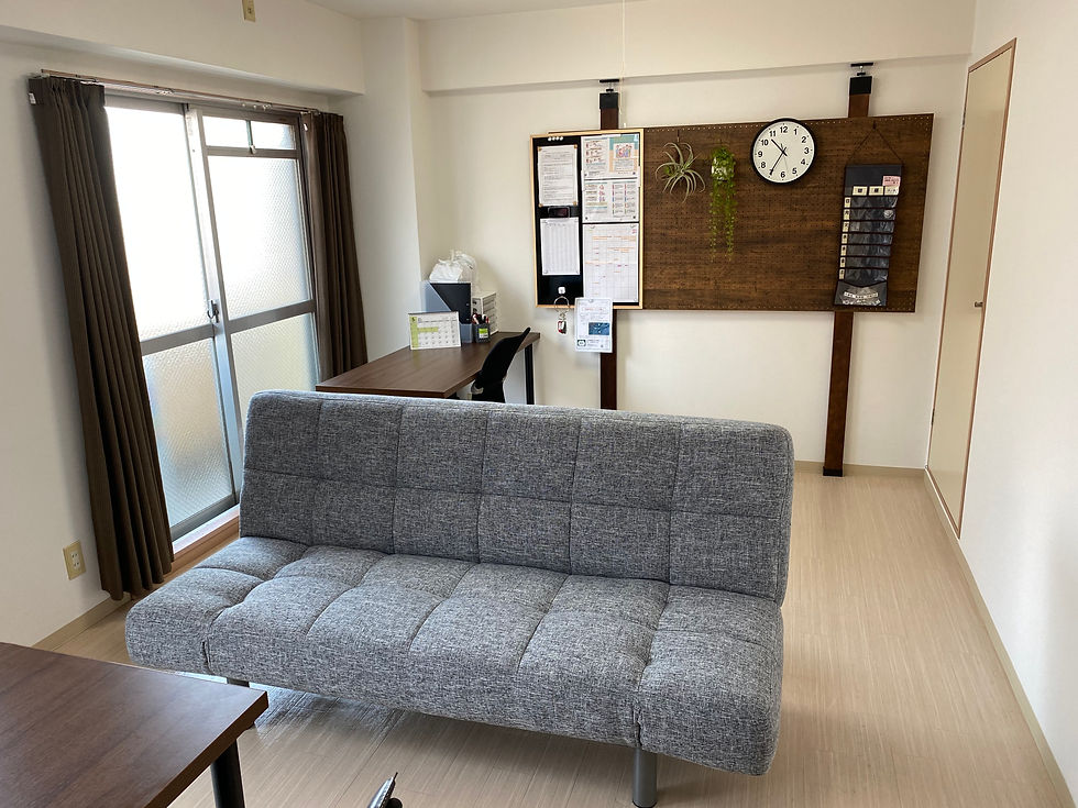 ナノハナ足立3（共有室-ソファ～事務机）