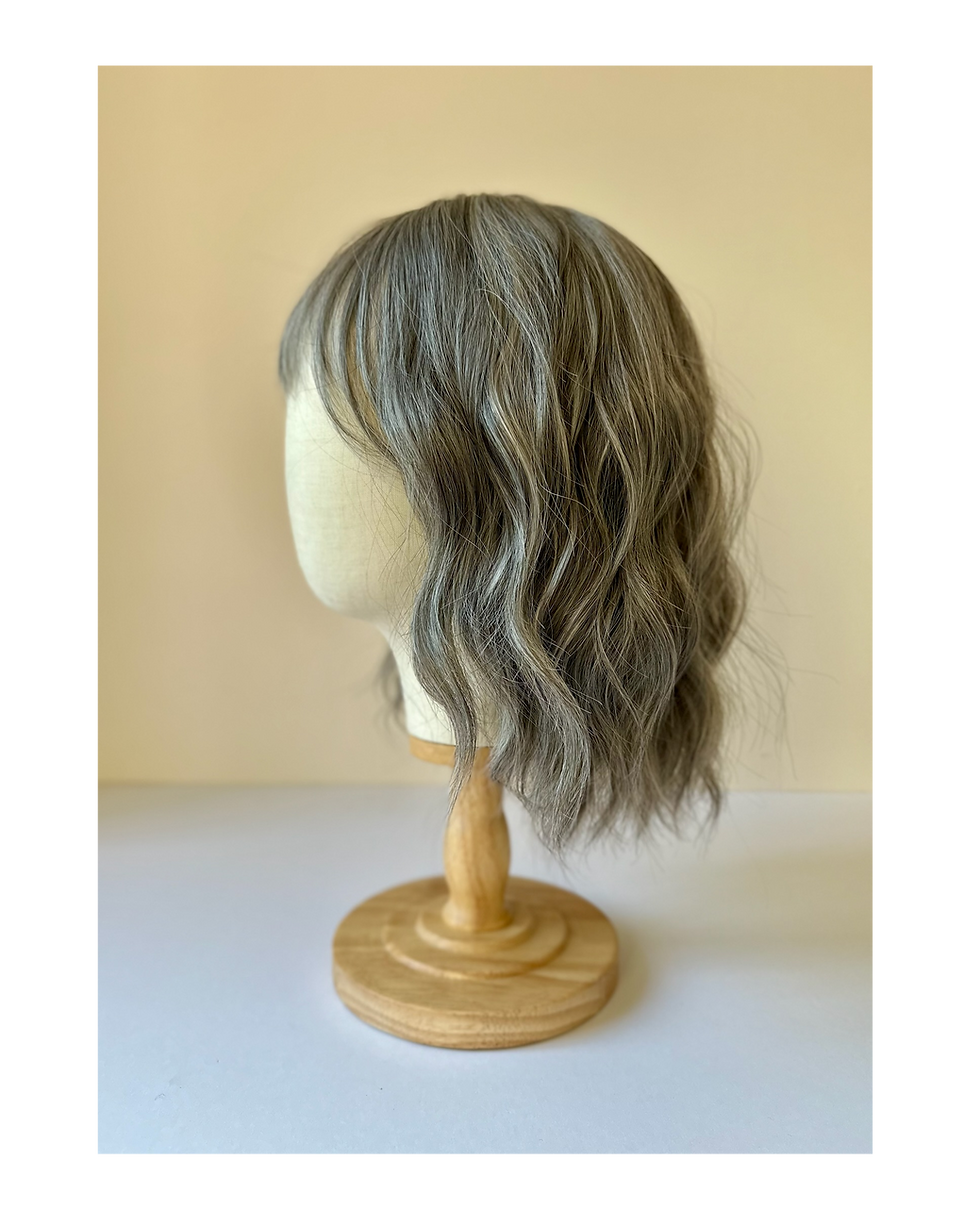 Thumbnail: The Wig - Nicky wavy grey tones