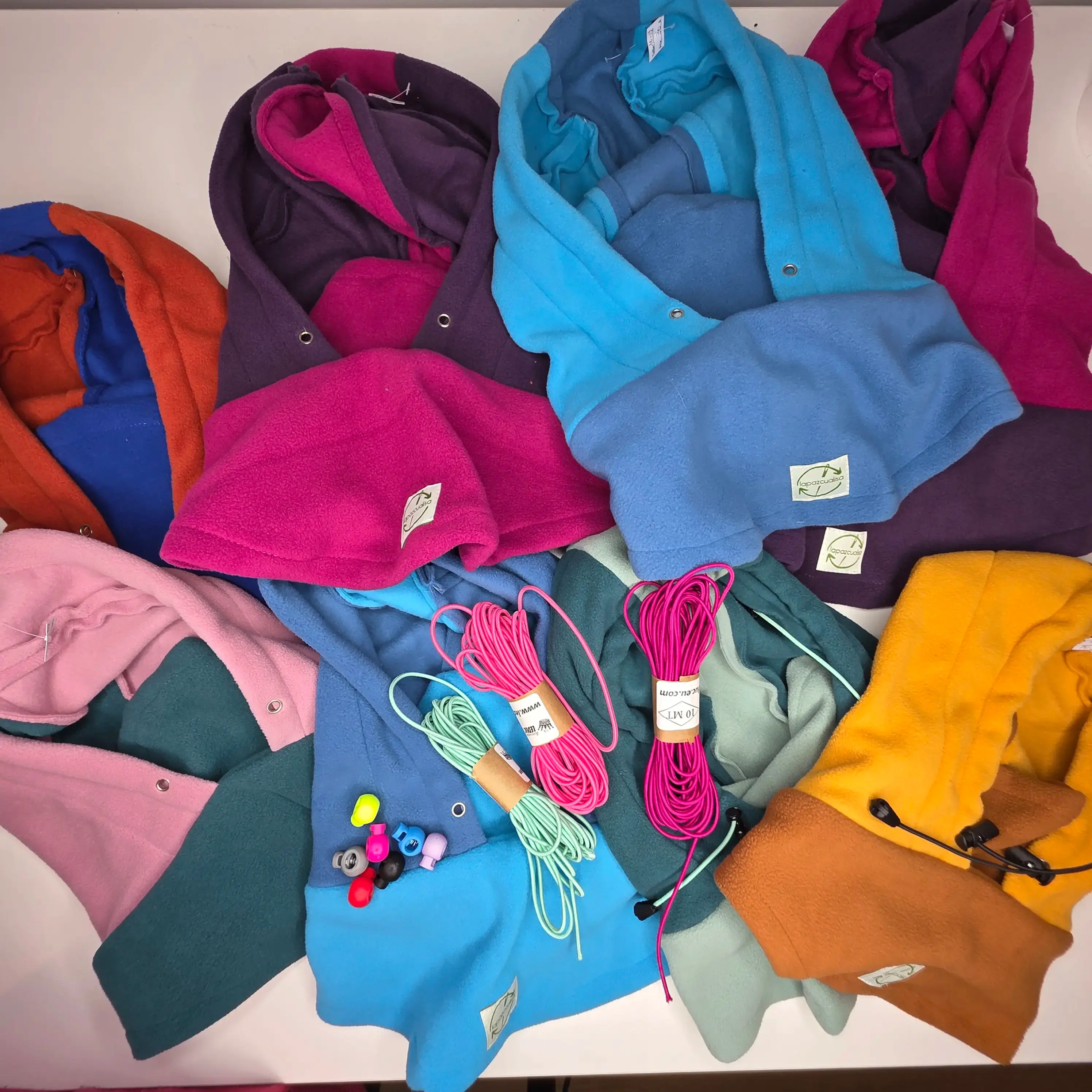 NEW! Compose ta capuche polaire !