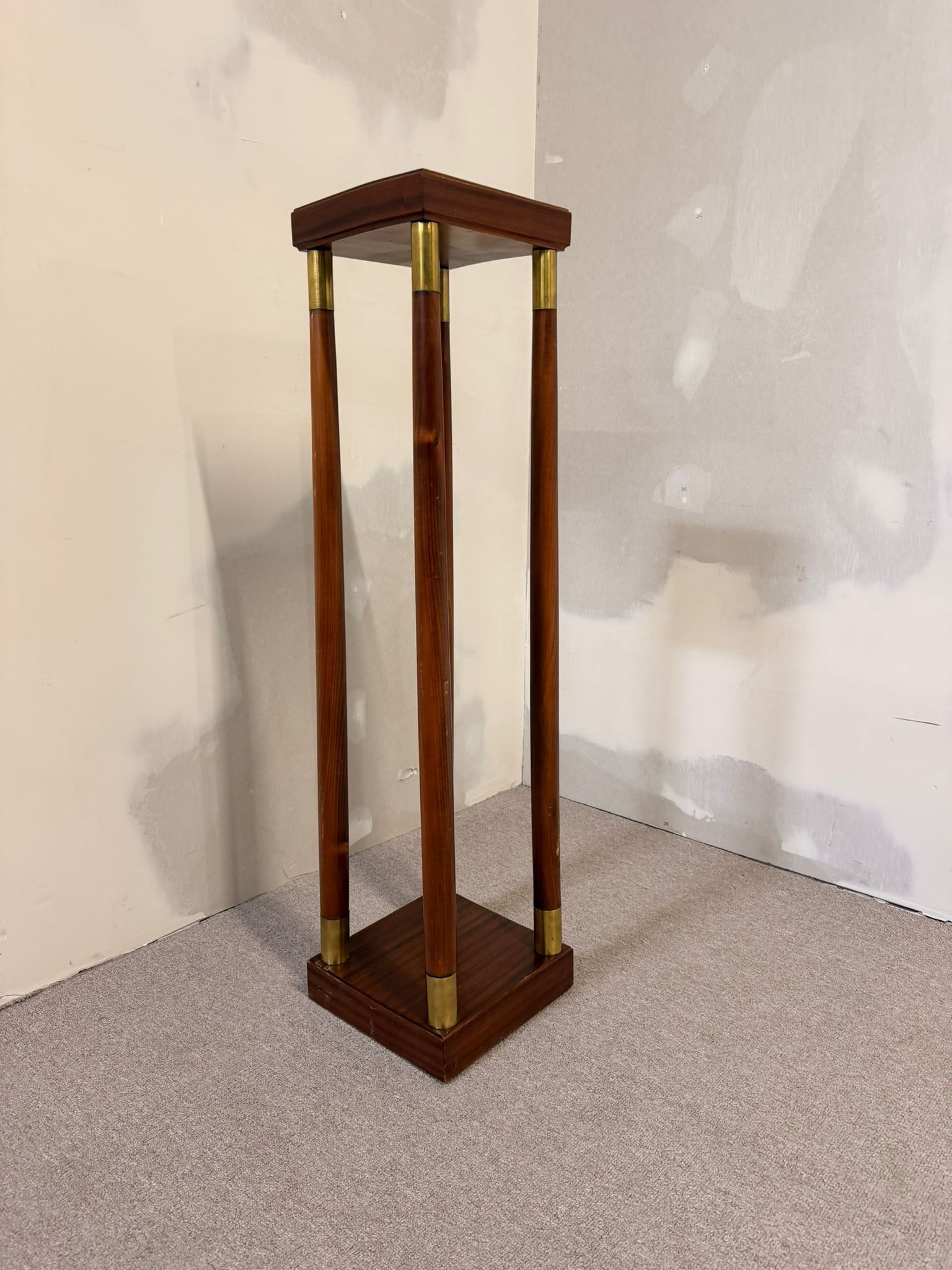Italienische Empire Podest aus Holz und Messing, Säule
