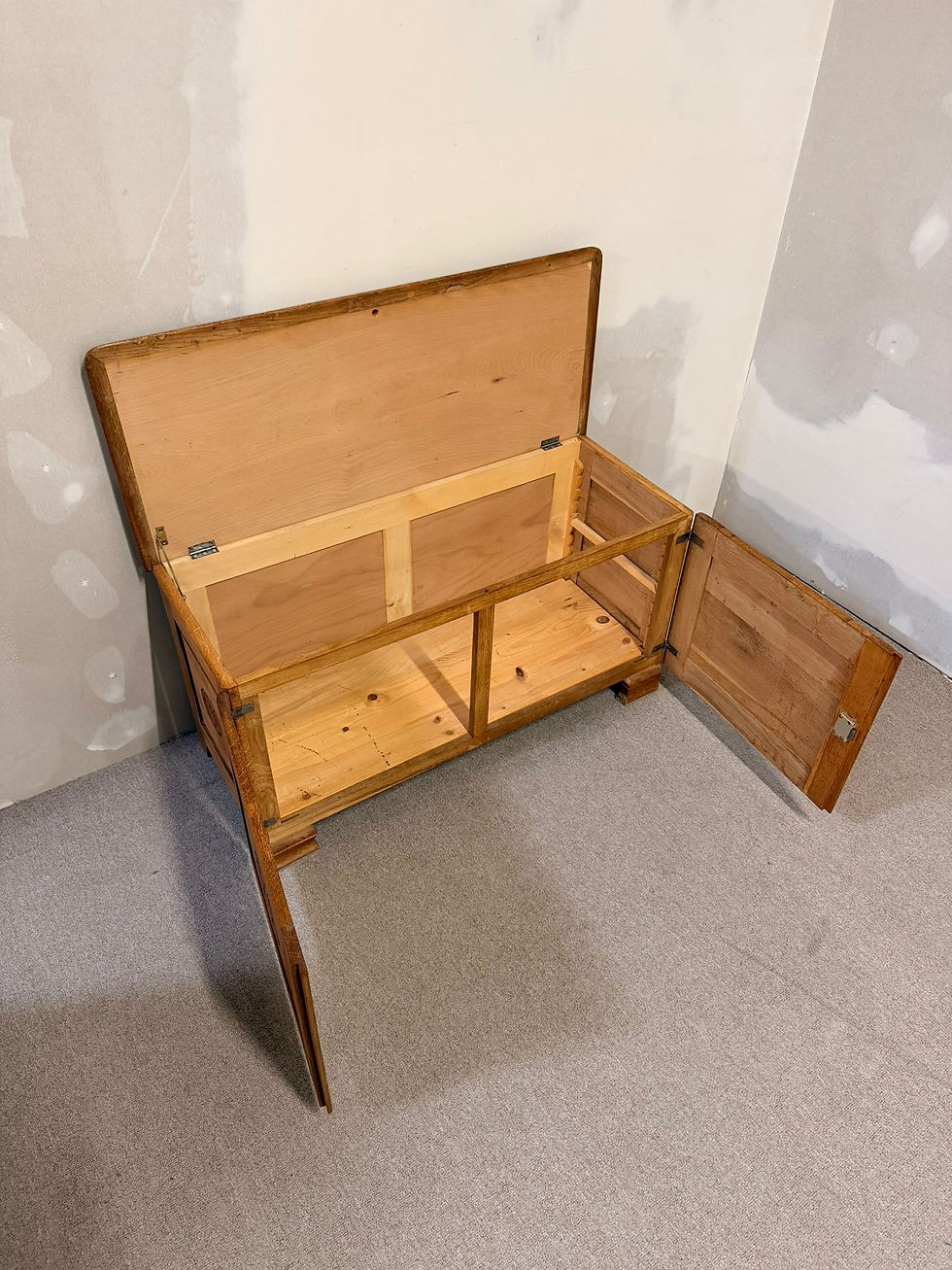 Miniaturbild: Rustikale vintage Truhe/Kommode aus Holz mit Schlüssel