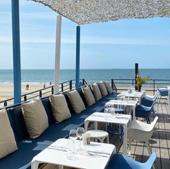brasserie-la barbade-plage-la-baule- realisation-avec-mobilier-vondom.jpeg