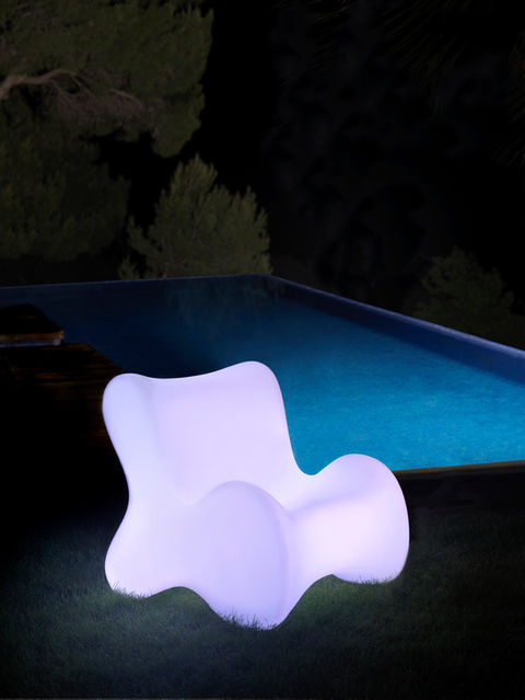 Salon outdoor Vondom avec éclairage LED intégré sur terrasse privé
