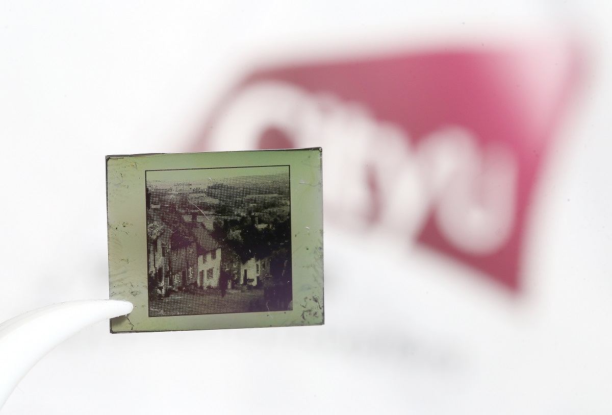 The experiments conducted by the team demonstrated multi-functional applications of tellurium nanomesh, including the capacity for micrometre-level patterning. @ City University of Hong Kong