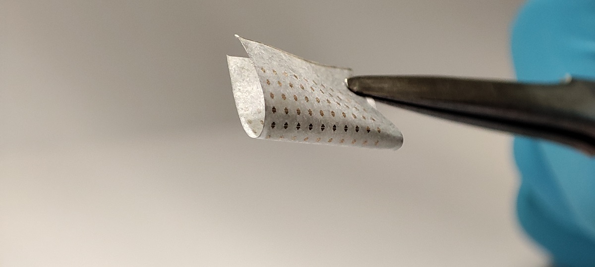 Low-cost nanomesh infrared photodetectors fabricated on paper. @ Dr Meng You, City University of Hong Kong