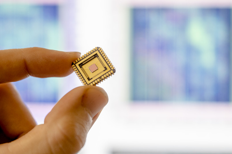 For their project, the researchers took thousands of microscopic images of microchips. Pictured here is such a chip in a golden chip package. The chip area that was inspected only measures about two square millimetres. @ RUB, Marquard