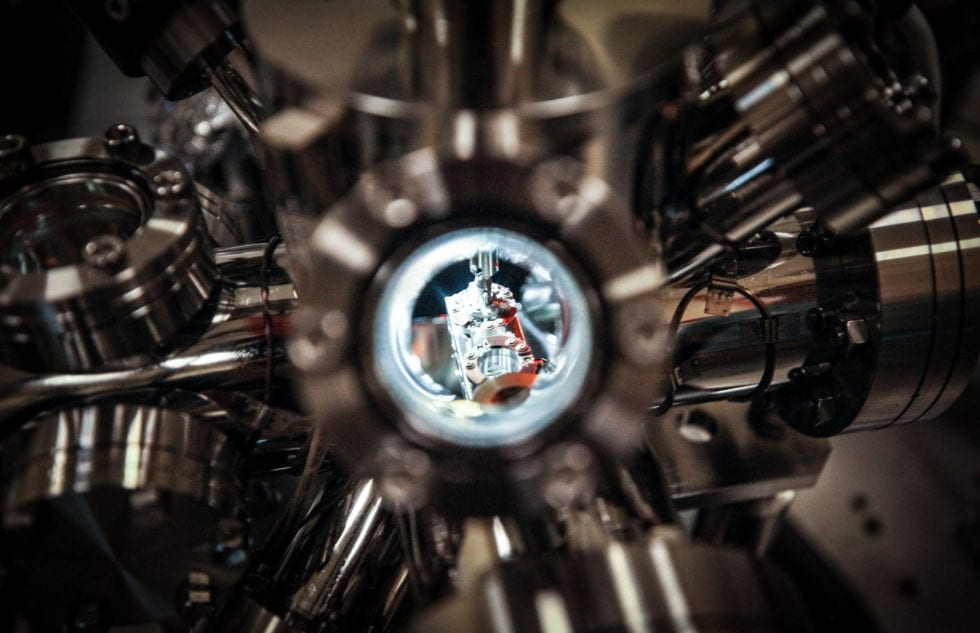 Electron liquids under the microscope. A close-up view of the ultra-high vacuum chamber of the new scanning tunneling microscope at NTU. @ M. Fadly.