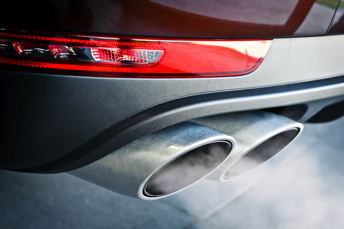 Cars powered by fossil fuels emit carbon dioxide (CO2), the most prevalent greenhouse gas. A team of scientists led by Berkeley Lab has developed a new technique that improves the conversion of CO2 emissions into useful chemicals and liquid fuels. @ Rasulov/Shutterstock